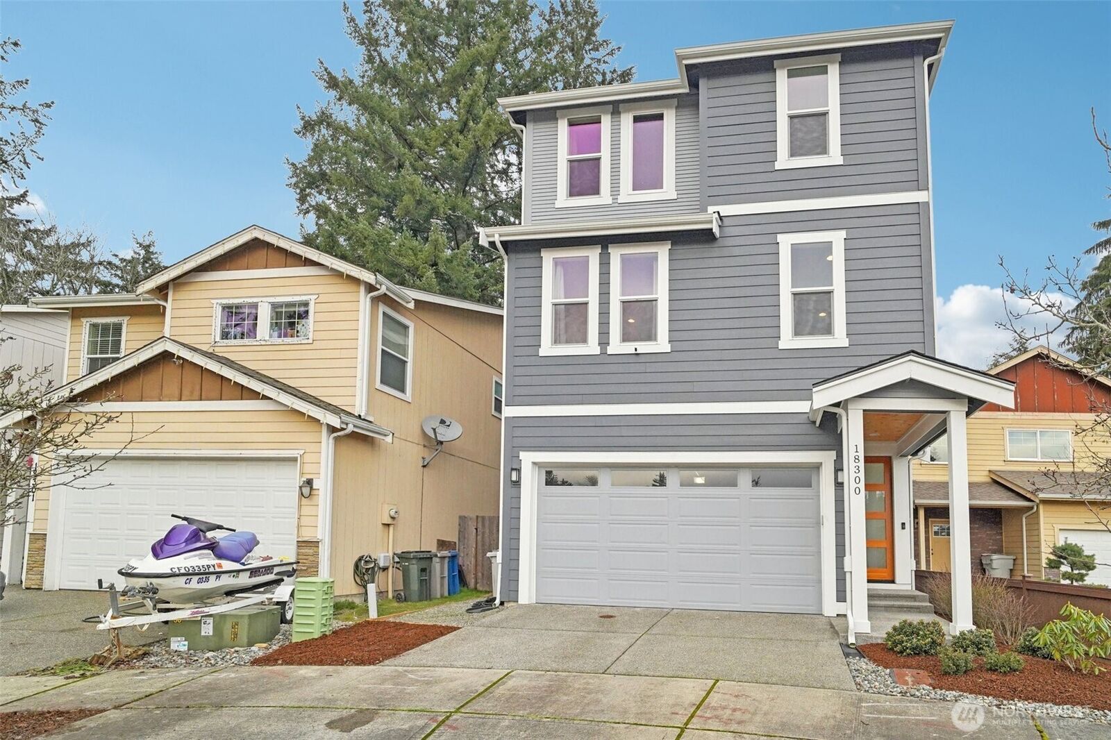 Property Photo:  18300  121st Place SE  WA 98058 