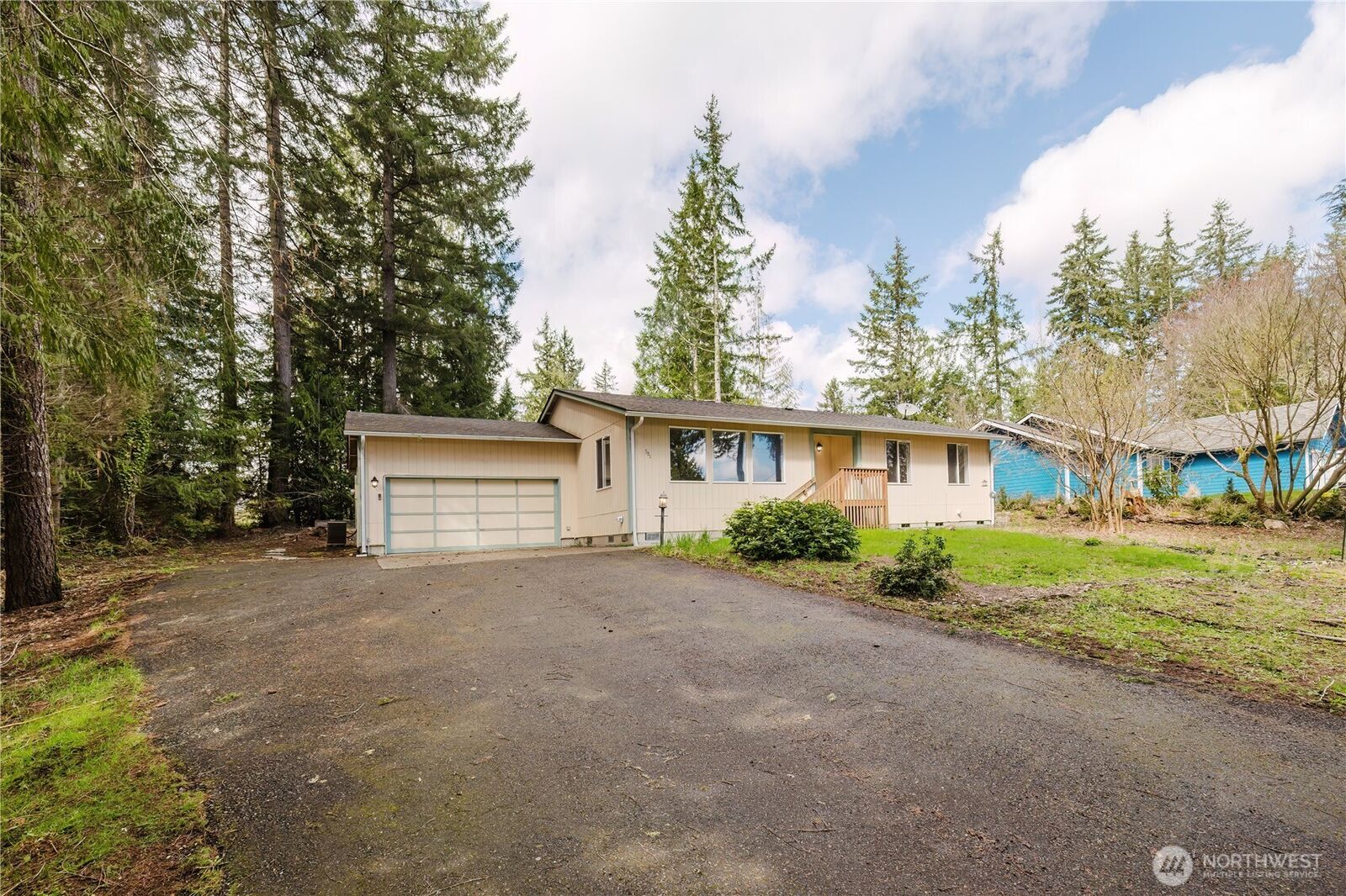 Property Photo:  501 E Saint Andrews Drive  WA 98584 
