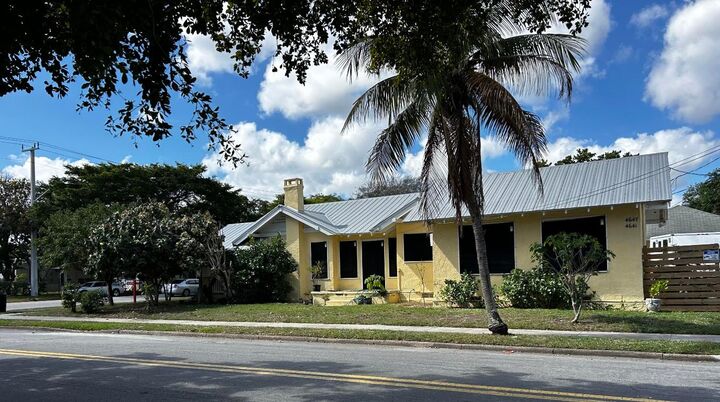 Property Photo:  501 45th Street  FL 33407 