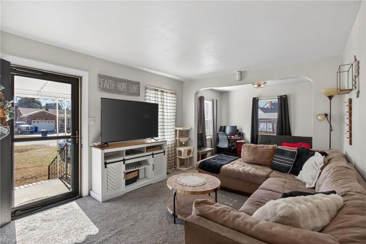 Property Photo: 122 Lamper Rd VA 23701