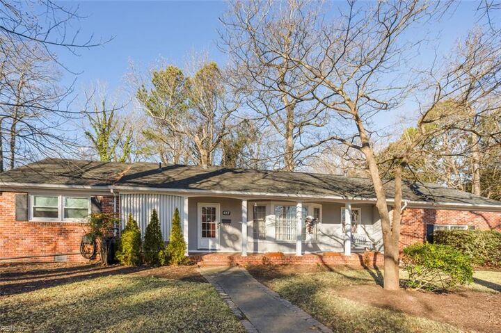 Property Photo:  417 Woodland Rd  VA 23669 