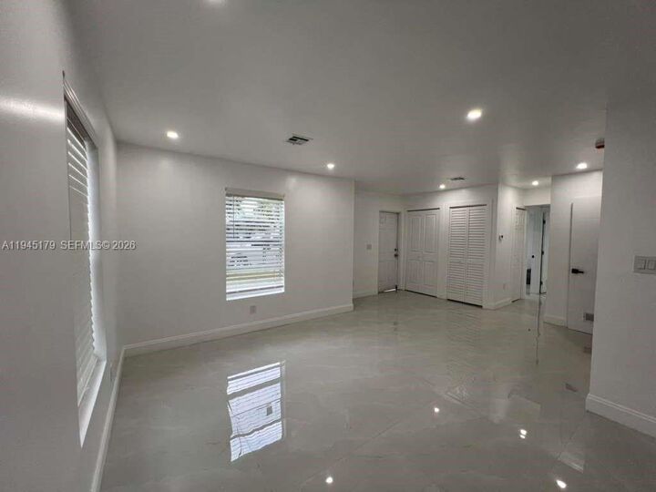 Property Photo:  2850 NW 7th St  FL 33311 