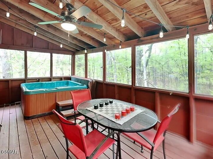 Property Photo:  2306 Pine Circle  TN 37876 