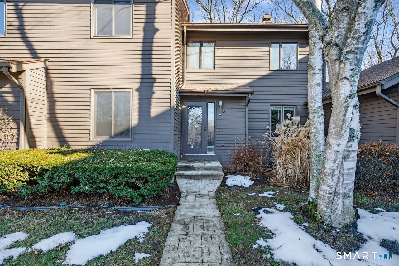 Property Photo:  223 Flanders Road Apt 5  CT 06357 