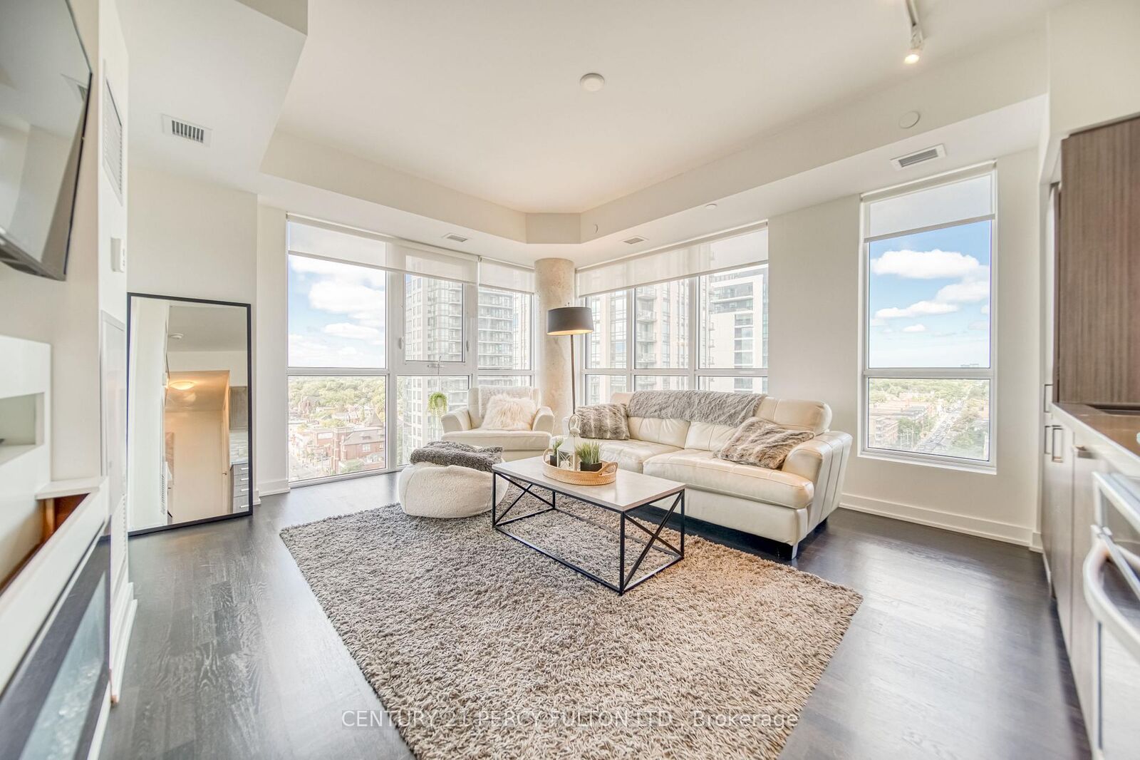 Property Photo:  501 St. Clair Avenue W 1211  ON M5P 0A2 