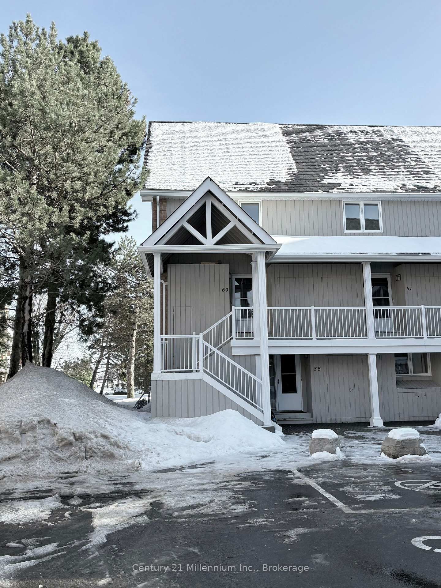 Photo de la propriété:  22 Ramblings Way E 60  ON L9Y 5C6 