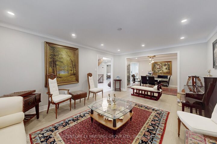 Property Photo:  335 Fern Avenue  ON L4C 8P6 