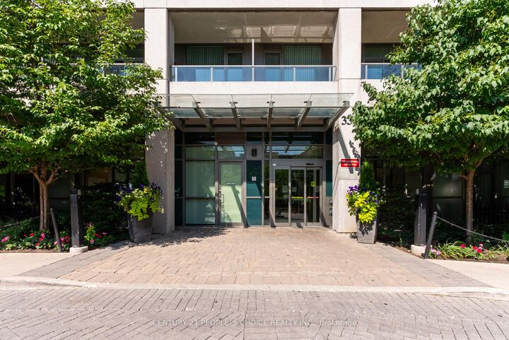 Property Photo:  339 Rathburn Road 2118  ON L5B 0K6 