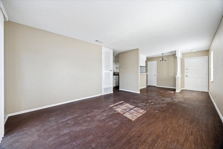 Property Photo: 908 Kirschner Place B TX 78758