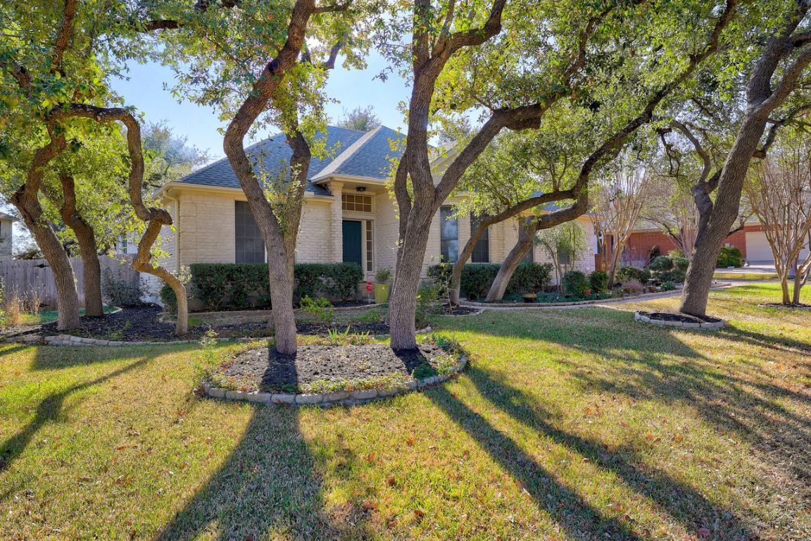 Property Photo:  301 Rim Rock Drive  TX 78628 