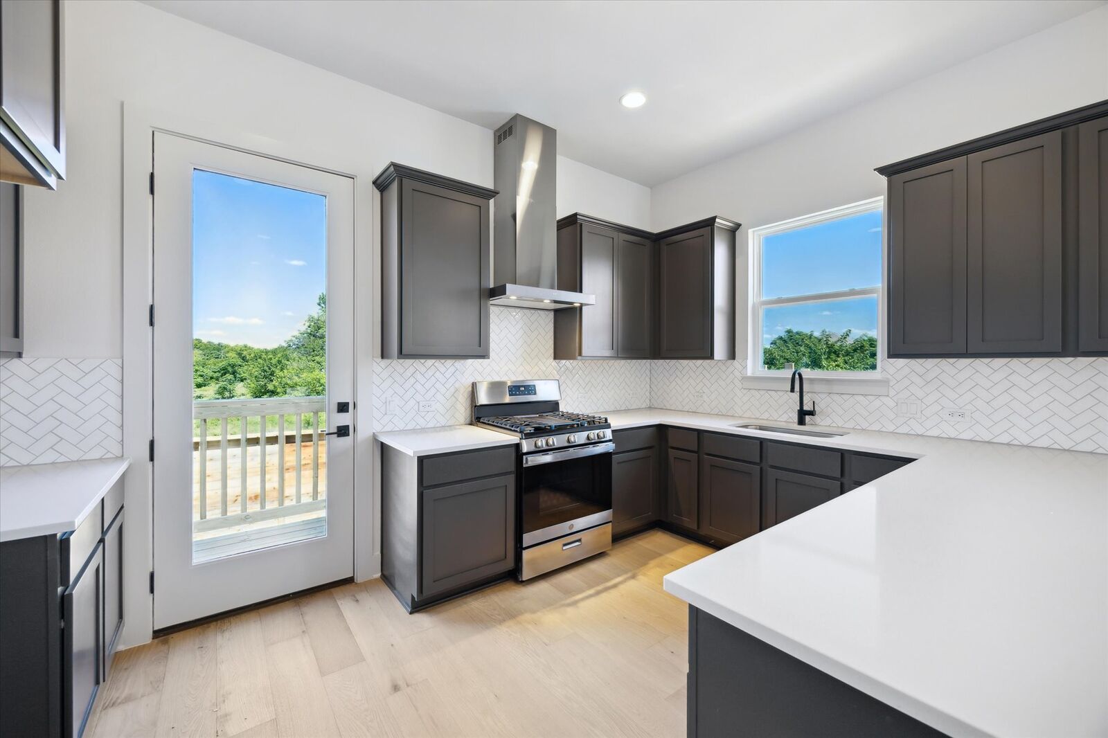 Property Photo:  1531 N Red Bud Lane 23  TX 78665 