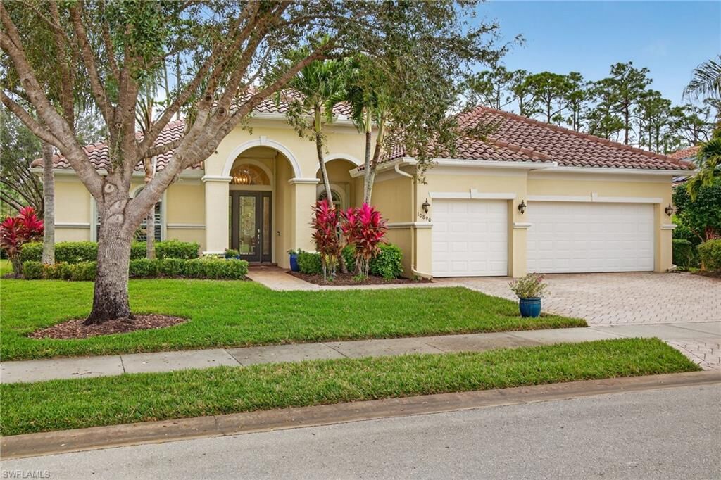 Property Photo:  10890 Stonington Ave  FL 33913 