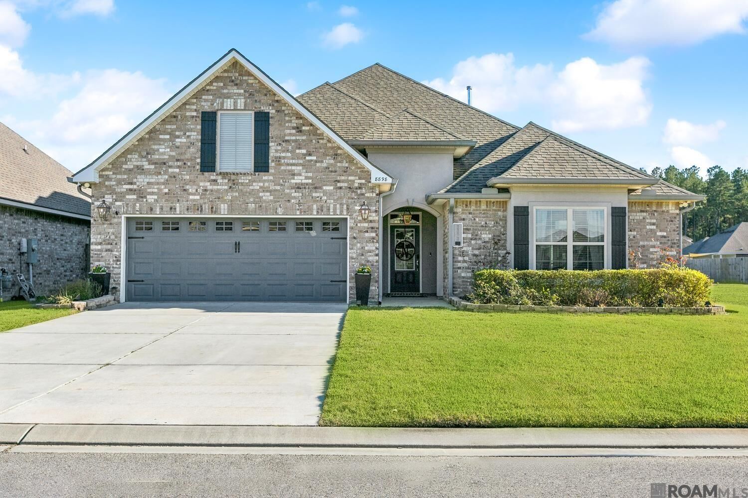 Property Photo:  8898 Dalwood Dr  LA 70726 