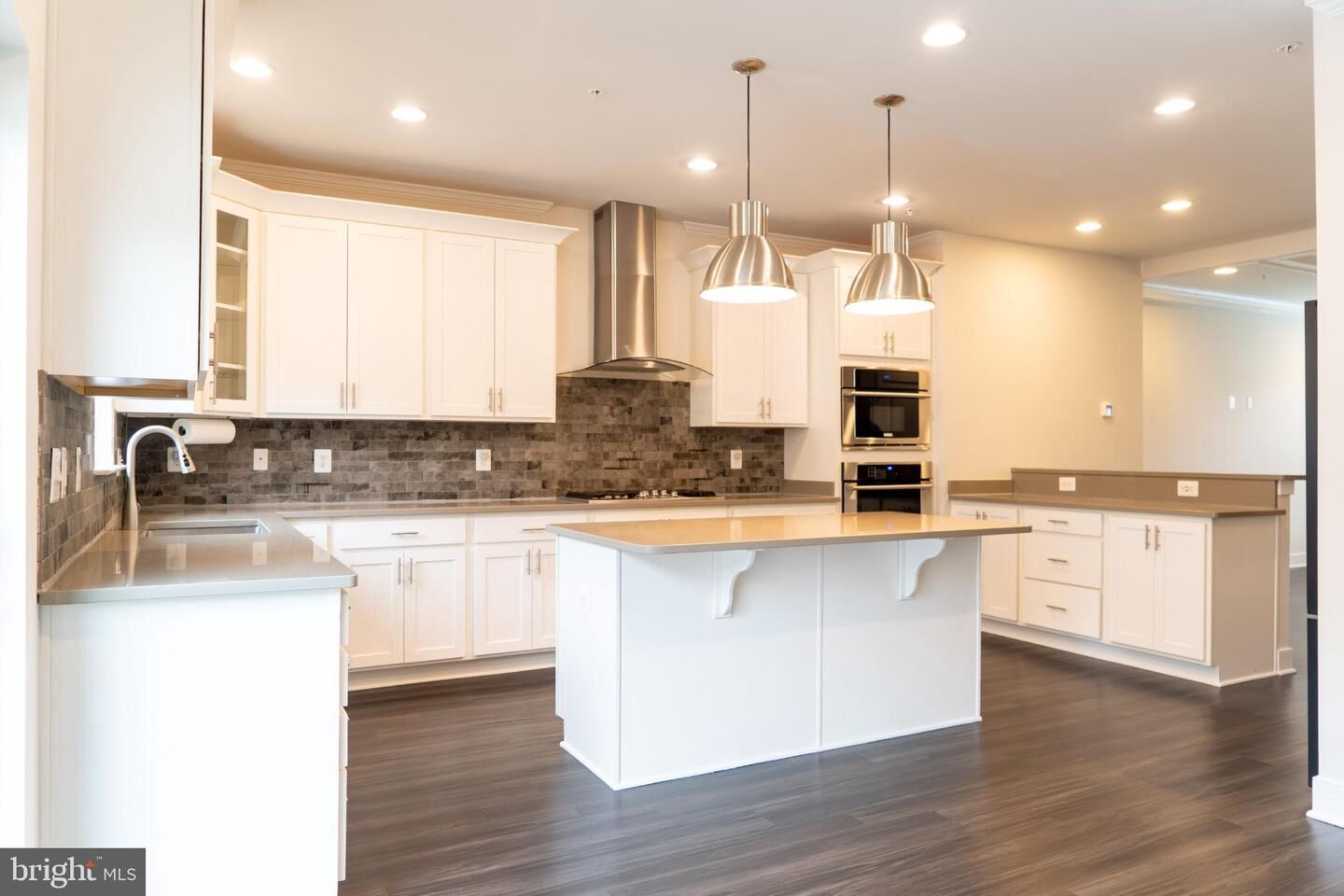 Property Photo:  54 Verdant Oak Aly Alley  MD 20871 