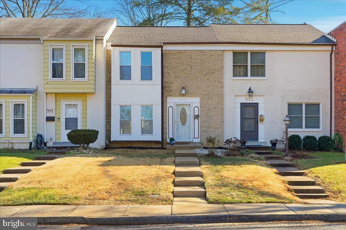 Property Photo: 330 Shenandoah Street SE VA 20175
