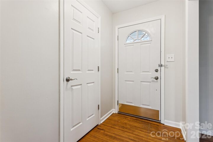 Property Photo:  1001 Eaglewood Avenue  NC 28212 