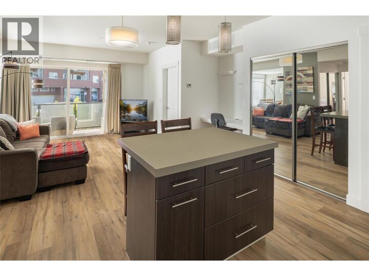 Photo de la propriété: 985 Academy Way 208 BC V1V 3C8