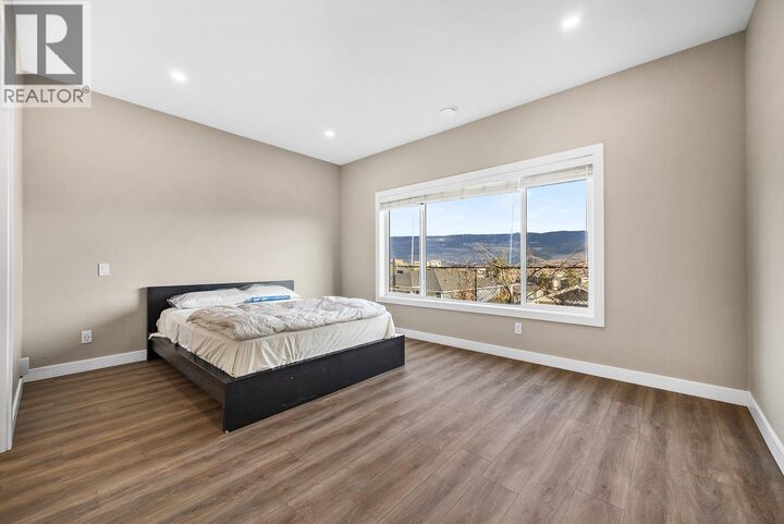 Photo de la propriété:  687 Acadia Street  BC V1V 0A8 