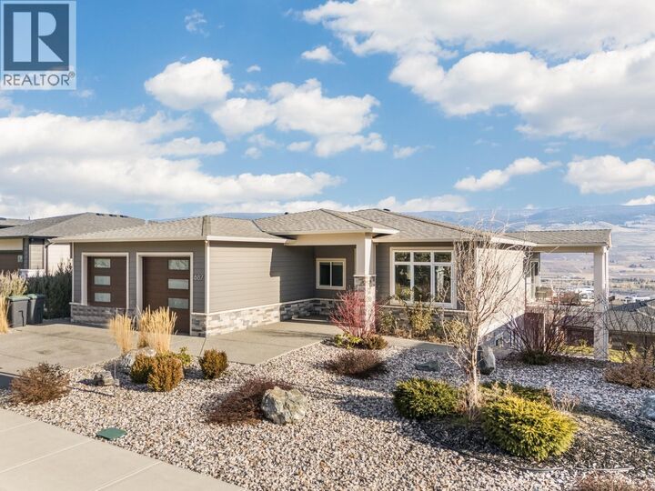 Property Photo: 687 Acadia Street BC V1V 0A8