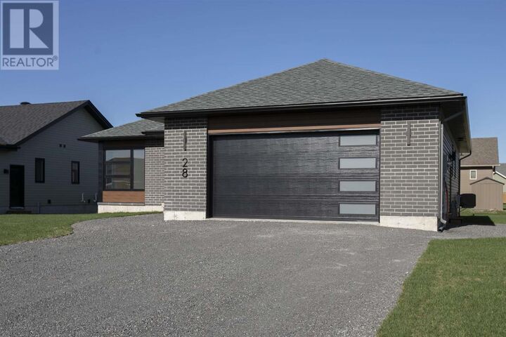Photo de la propriété:  28 Noah Dr  ON P6C 6E6 