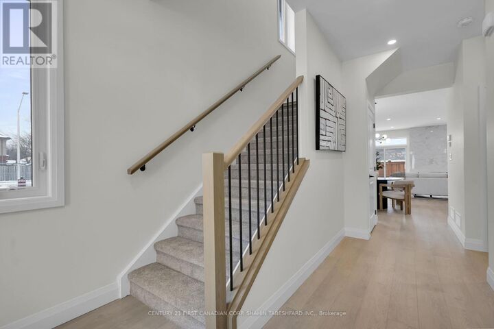 Property Photo:  837 Catalpa Square  ON N6G 5B1 