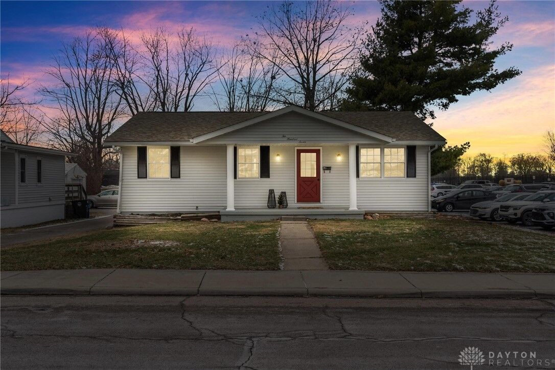 Property Photo:  207 Richardson Place  OH 45177 