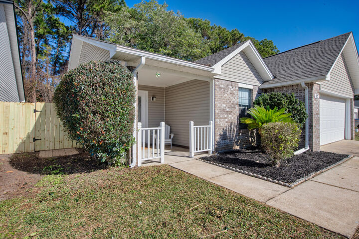 Property Photo: 67 NW Olde Cypress Circle FL 32548