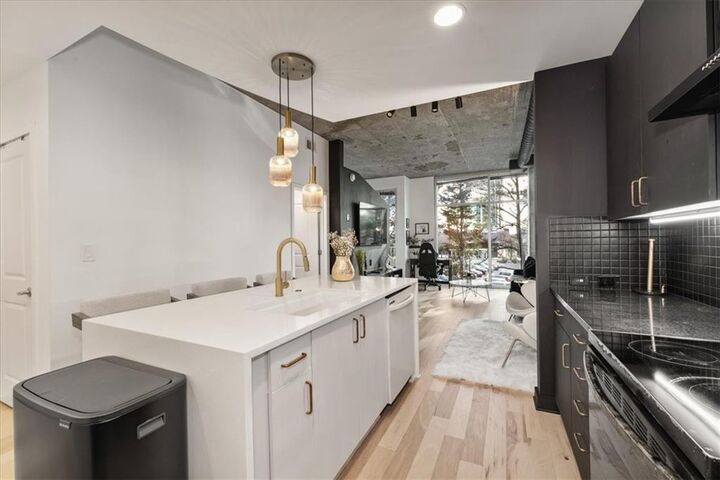 Property Photo:  250 Pharr Road NE 407  GA 30305 