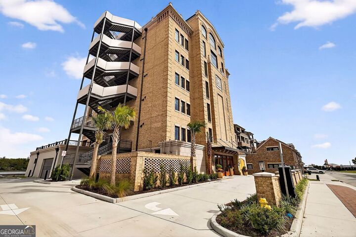 Property Photo:  440 Geo Meyer Avenue 5  GA 31401 