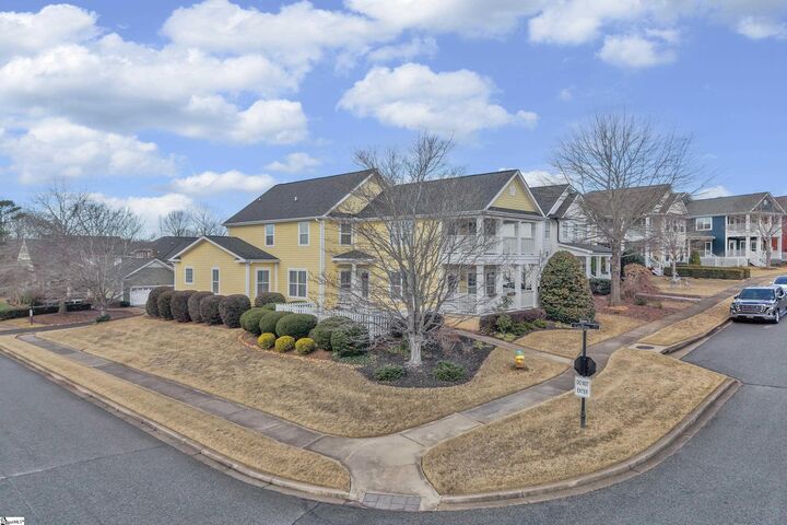 Property Photo:  212 Ridenour Avenue  SC 29617 