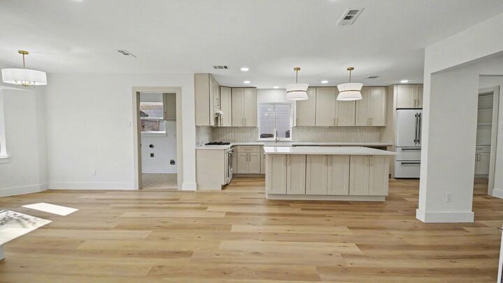 Property Photo:  10627 Inwood Drive  TX 77042 