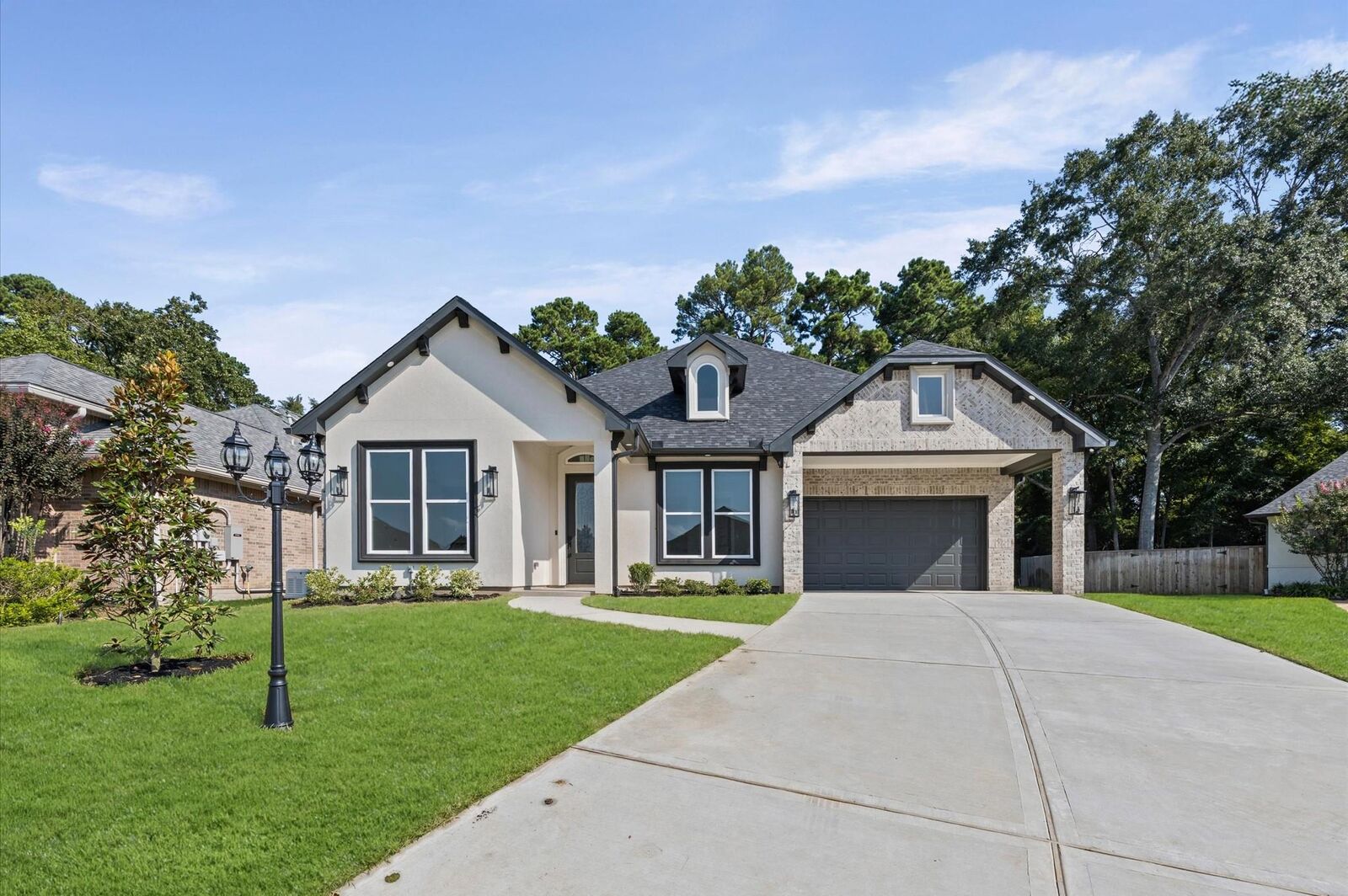 Property Photo:  151 Wyndemere Drive  TX 77356 