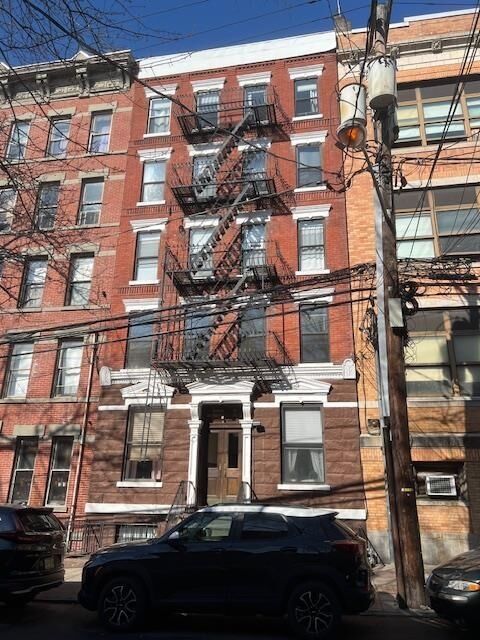 Property Photo:  108 Sussex St 15  NJ 07302 