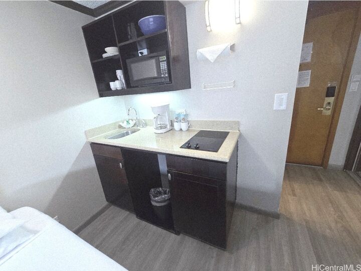 Property Photo:  2425 Kuhio Avenue 503  HI 96815 