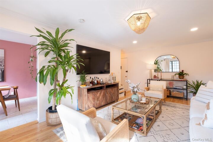 Property Photo:  4 Foxwood Drive 5  NY 10570 