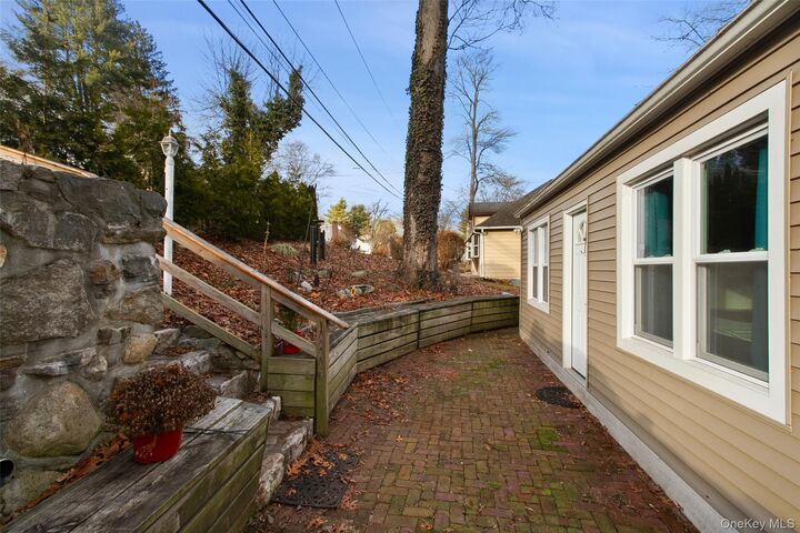 Property Photo:  4 Melnick Place  NY 10537 