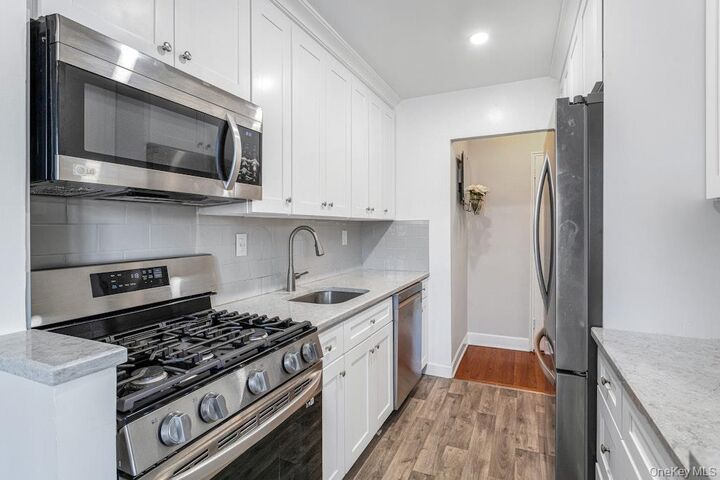 Property Photo:  2 Sadore Lane 7W  NY 10710 