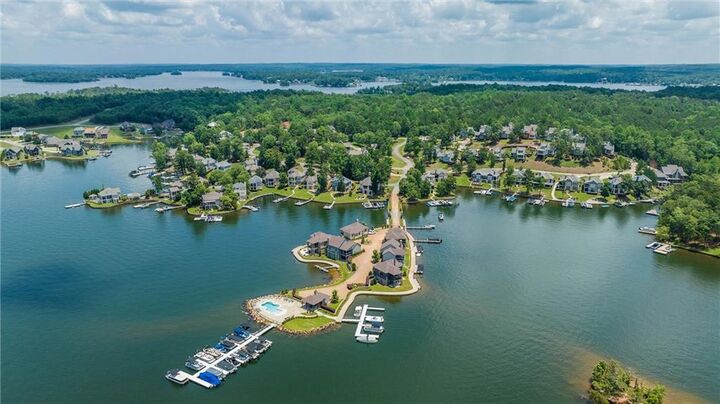 Property Photo:  168 Village Circle  AL 36853 