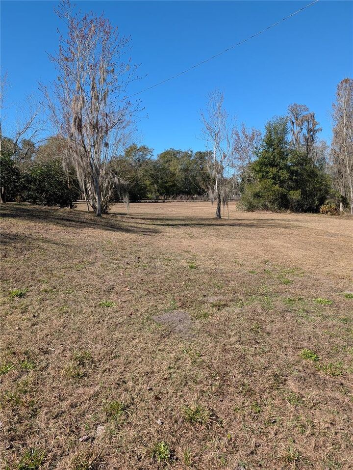 Property Photo: 10932 Pathfinder Trail FL 33809