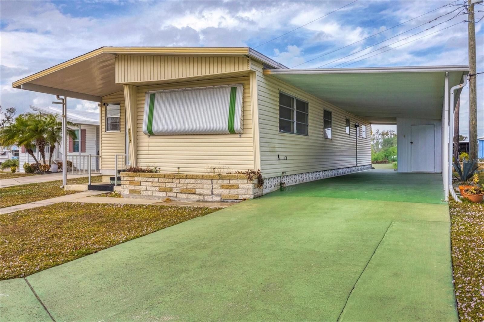 Property Photo:  4114 10th Street Court E  FL 34222 