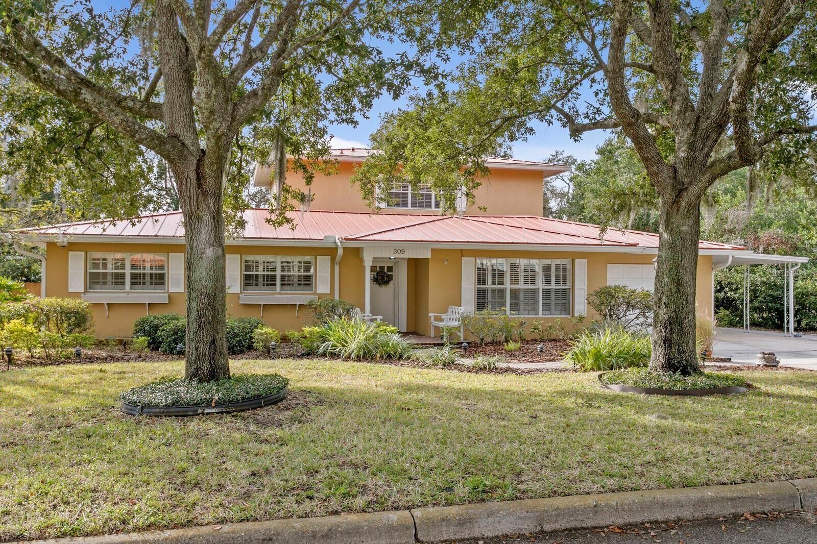 Property Photo:  309 Park Ridge Avenue  FL 33617 
