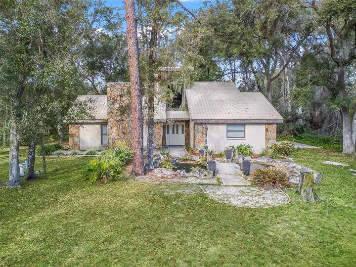 Property Photo: 11398 Cr 682 FL 33597