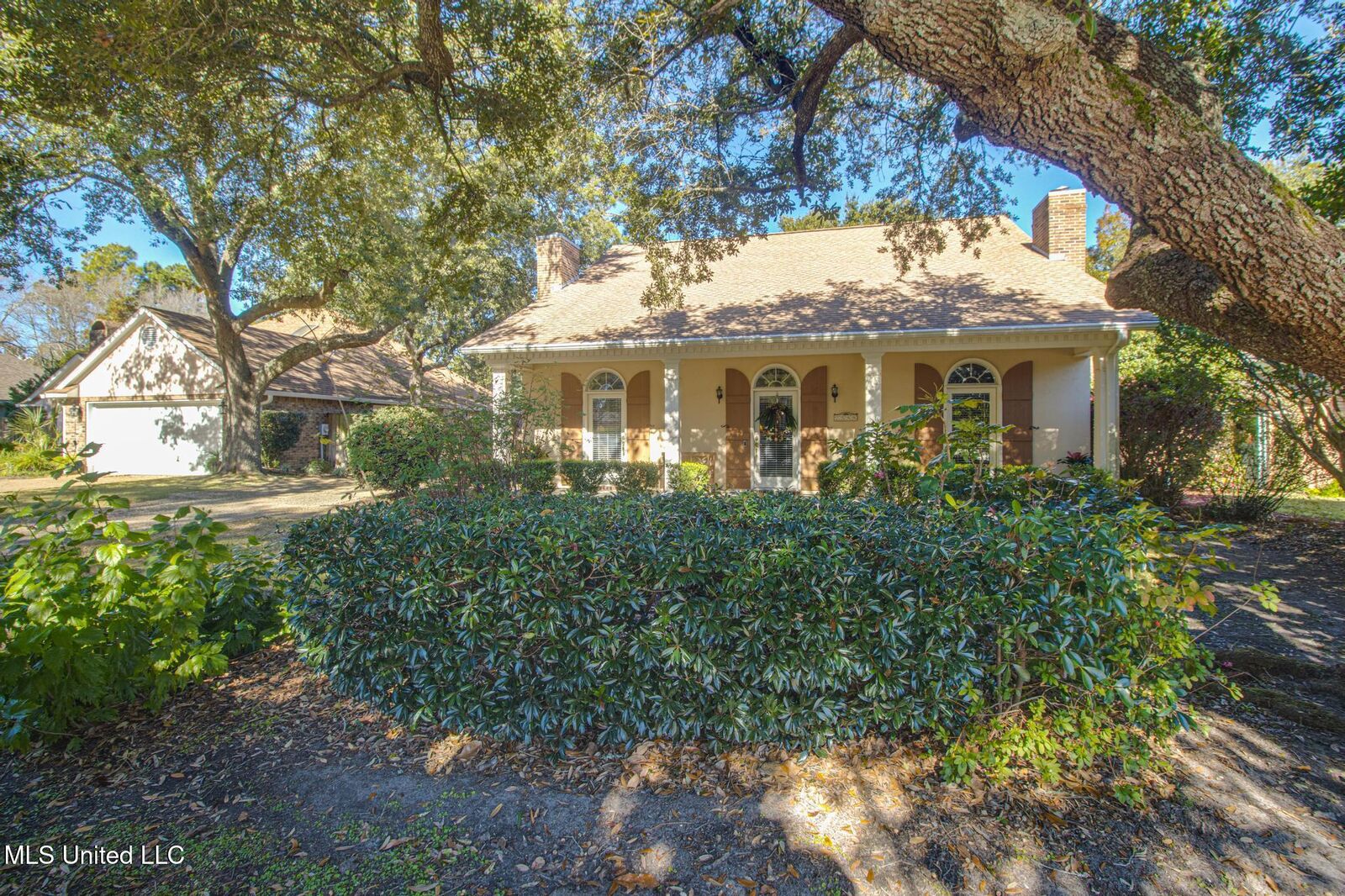 Property Photo: 2588 Rue Palafox MS 39531