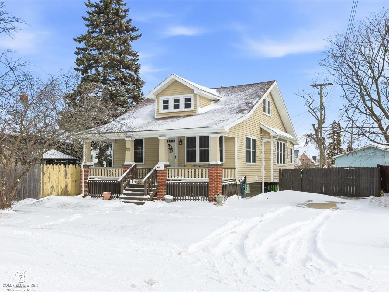 Property Photo:  432 12th Street  MI 48060 