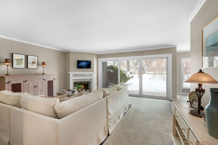 Property Photo: 563 Woodview Road IL 60010