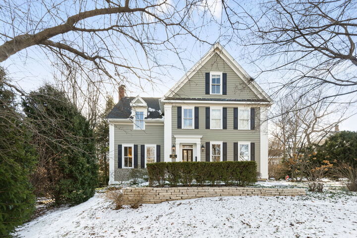 Property Photo:  146 Franklin Street  IL 60134 