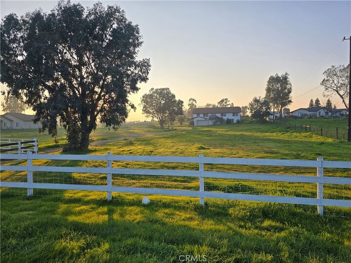 Property Photo: 15758 Mark CA 93636