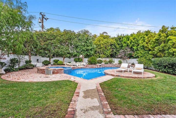 Property Photo:  520 Kings  CA 92663 