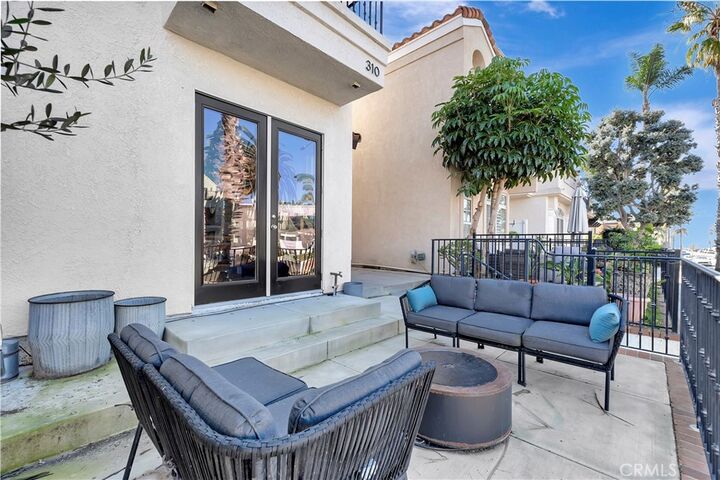 Property Photo:  310 18th Street  CA 92648 