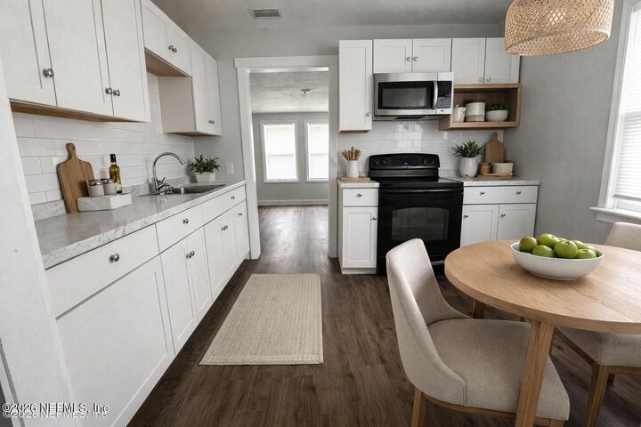 Property Photo:  2052 W 14th Street  FL 32209 